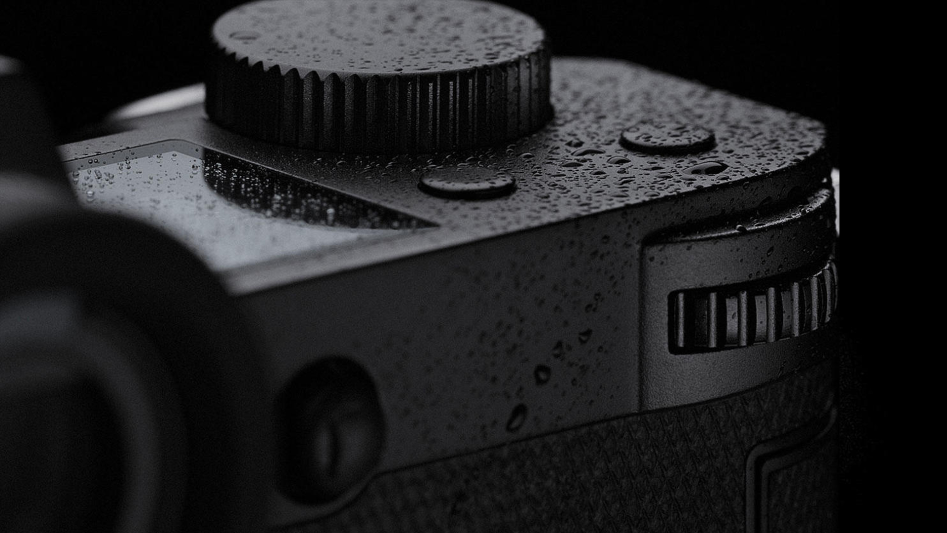 Leica-SL2_robust-and-dust-and-spraywater-resistant